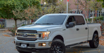 2018 Ford F150 5.0L V8 Crew Cab 4X4 Lifted Truck