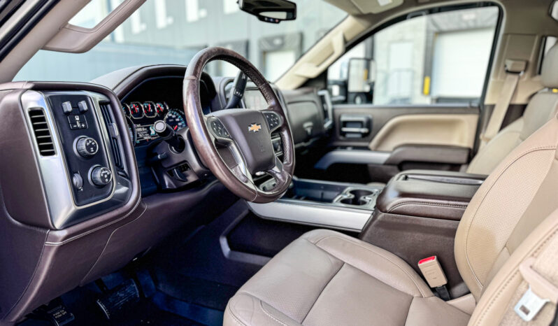 2015 Chevrolet Silverado 3500 HD Crew Cab Duramax Diesel full